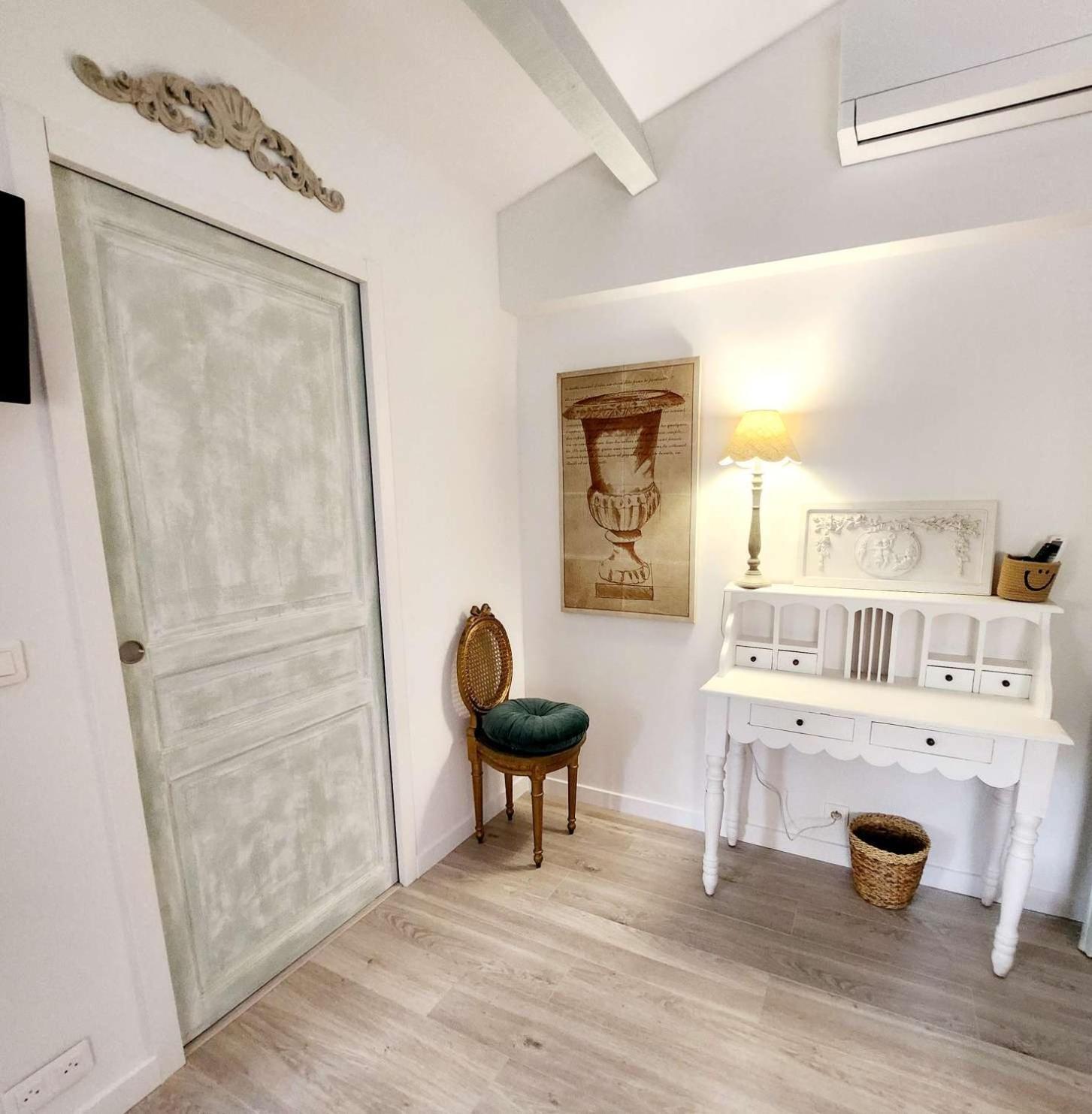 Le Clos Renaissance Oppede Luaran gambar